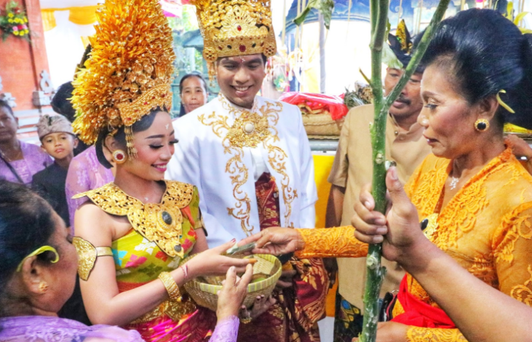 Rangkaian Upacara Pernikahan Adat Bali